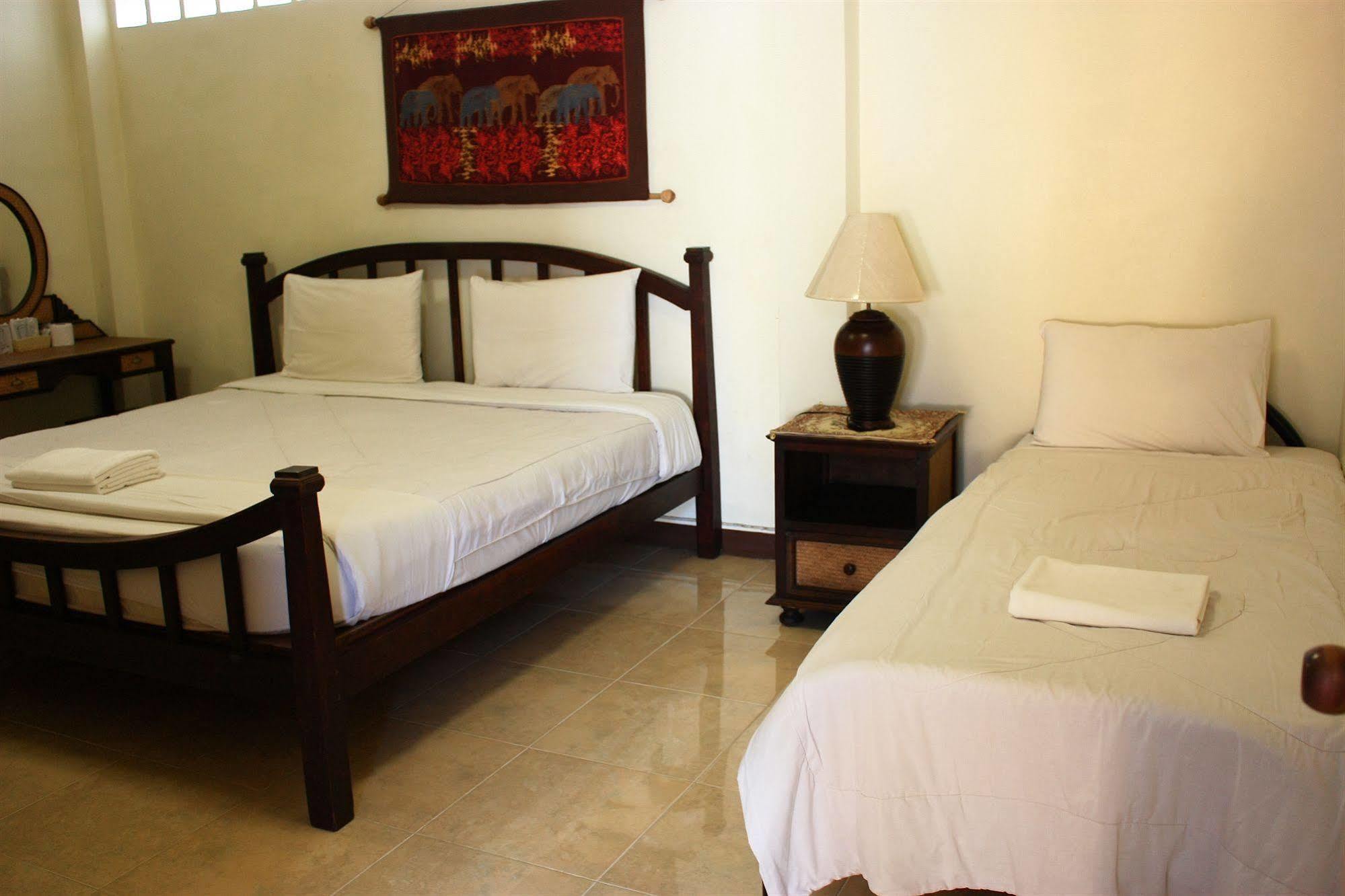 โรงแรมตีฆ้อง - Tri Gong Hotel Chiang Mai Extérieur photo